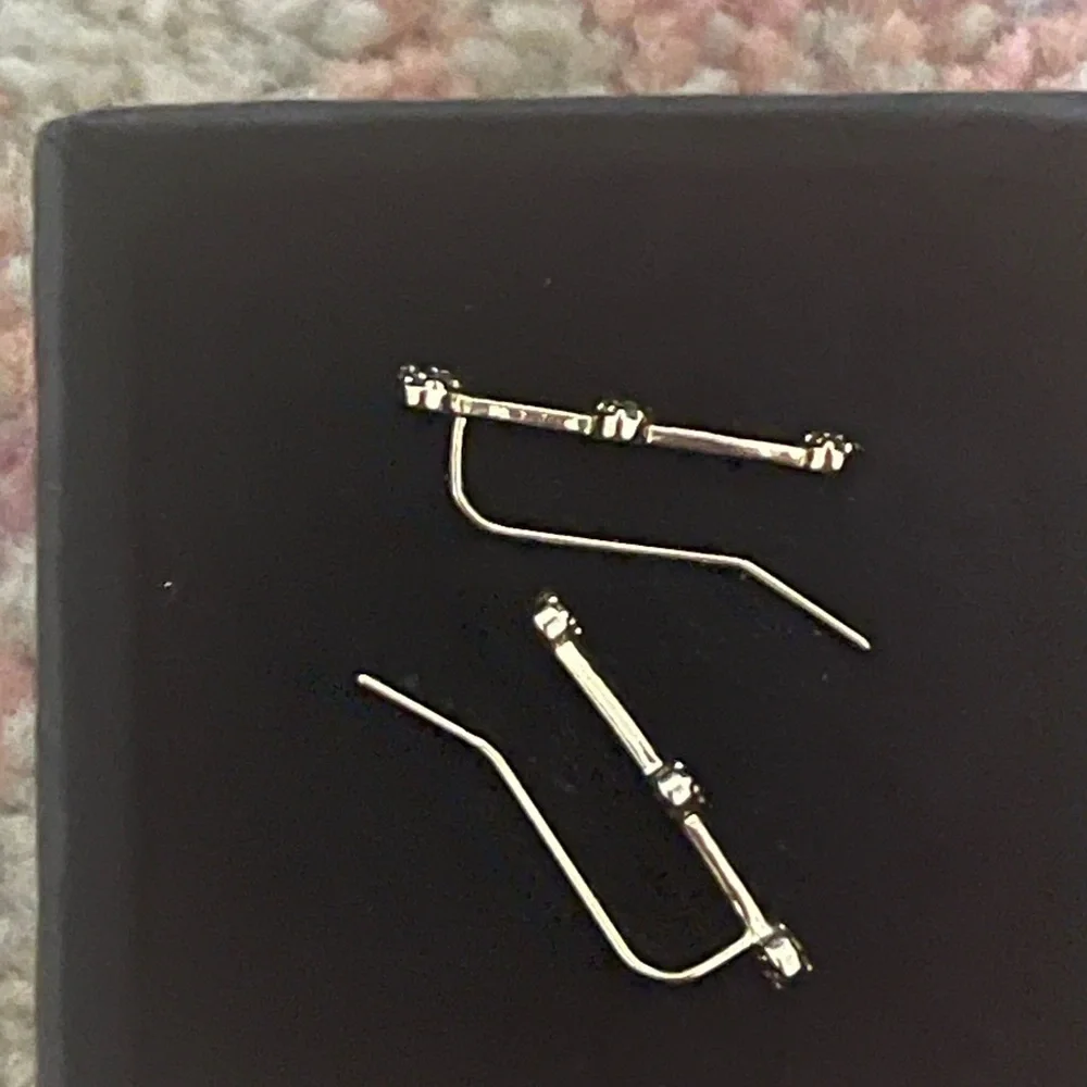 Elegant Gold and crystal Women's climbing Earrings